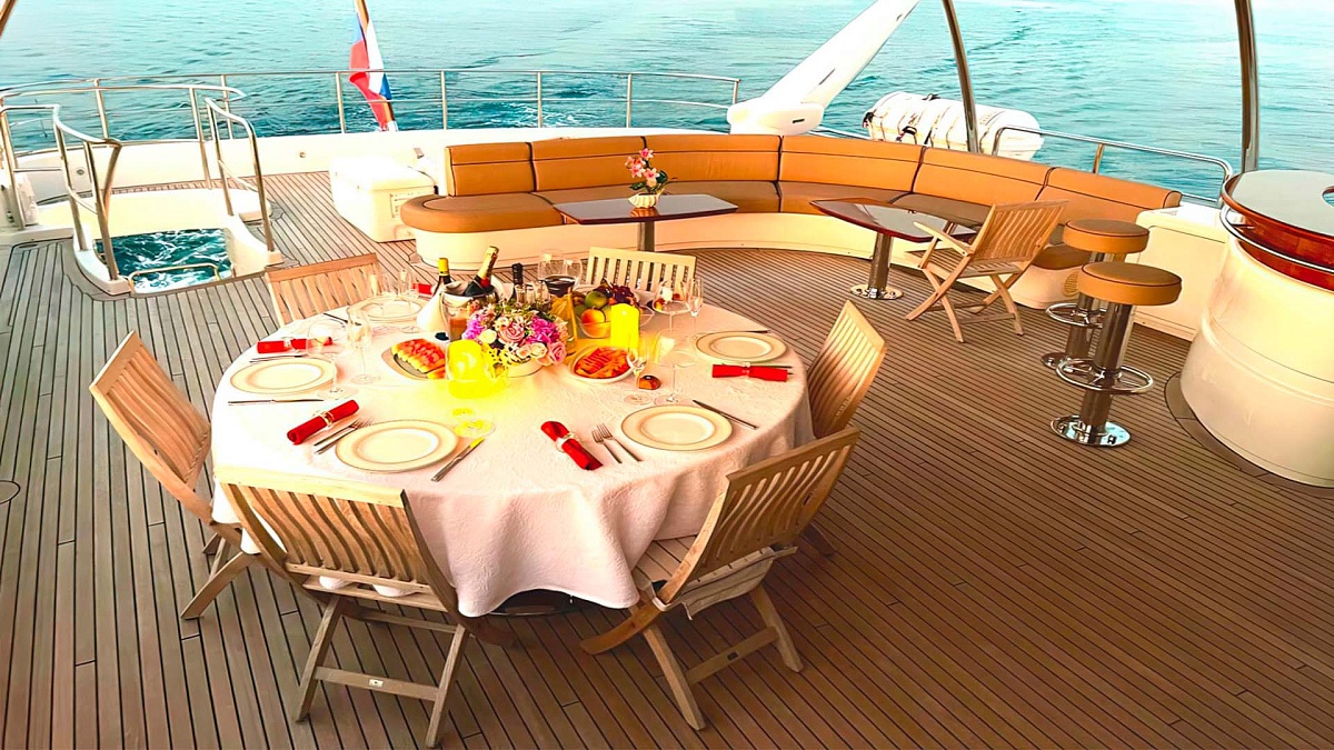 Аренда моторной яхты Benetti 30 Galaktika Skay на Мальдивах